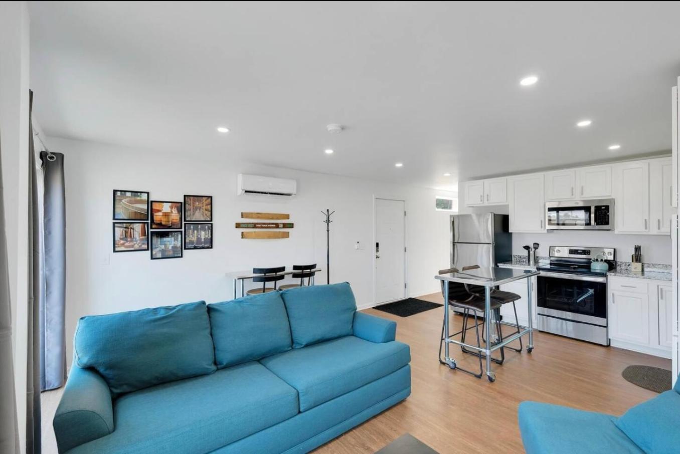 Apartment 2-storey Shipping Container Retreat *