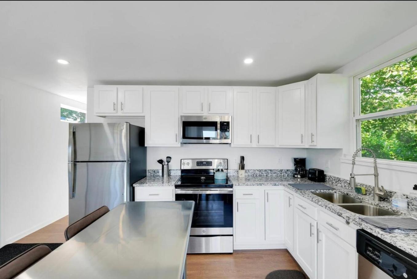 Apartment 2-storey Shipping Container Retreat Louisville